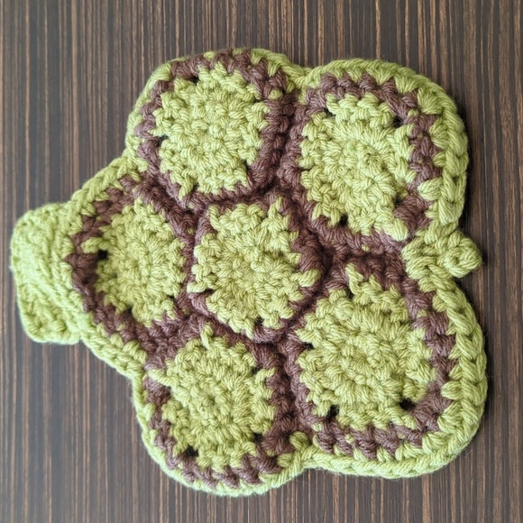 Newborn knitted turtle suit - perfect for photoshoots - Picture 3 of 7